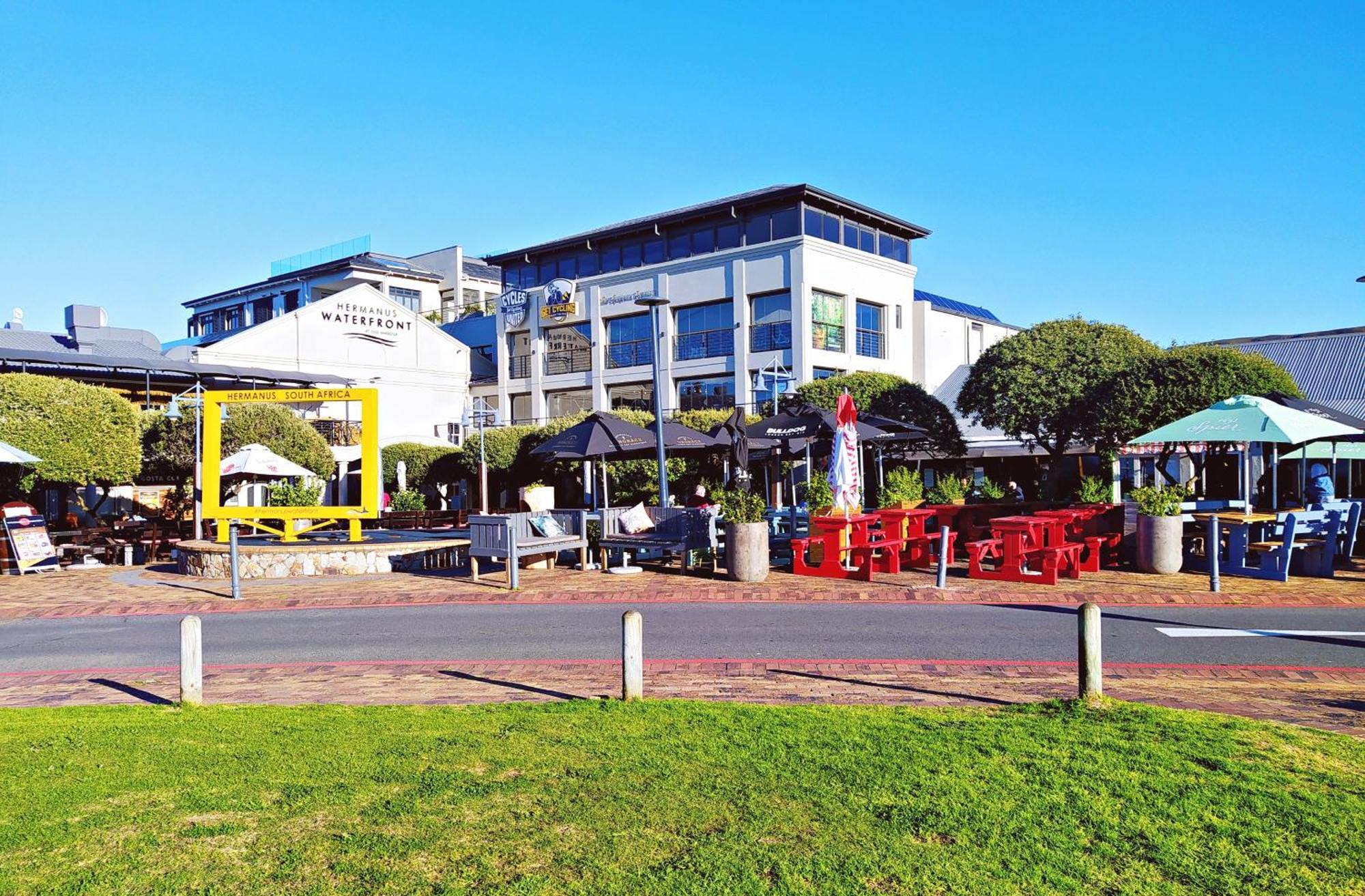Apartment At Hermanus Waterfront Esterno foto